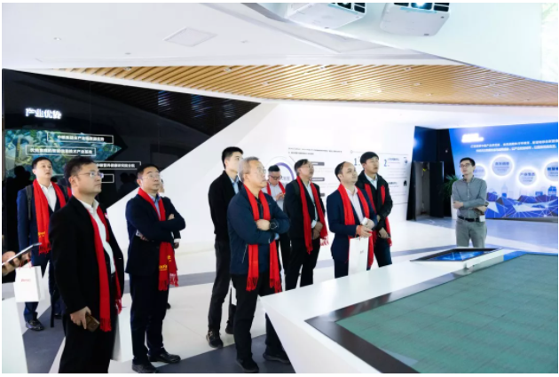 新年新征途——普菲特第一屆“數(shù)字智造研討會(huì)”、明智數(shù)問(wèn)品牌發(fā)布會(huì)暨數(shù)字智造研究院揭牌儀式成功舉辦 新年新征途——普菲特第一屆“數(shù)字智造研討會(huì)”、明智數(shù)問(wèn)品牌發(fā)布會(huì)暨數(shù)字智造研究院揭牌儀式成功舉辦