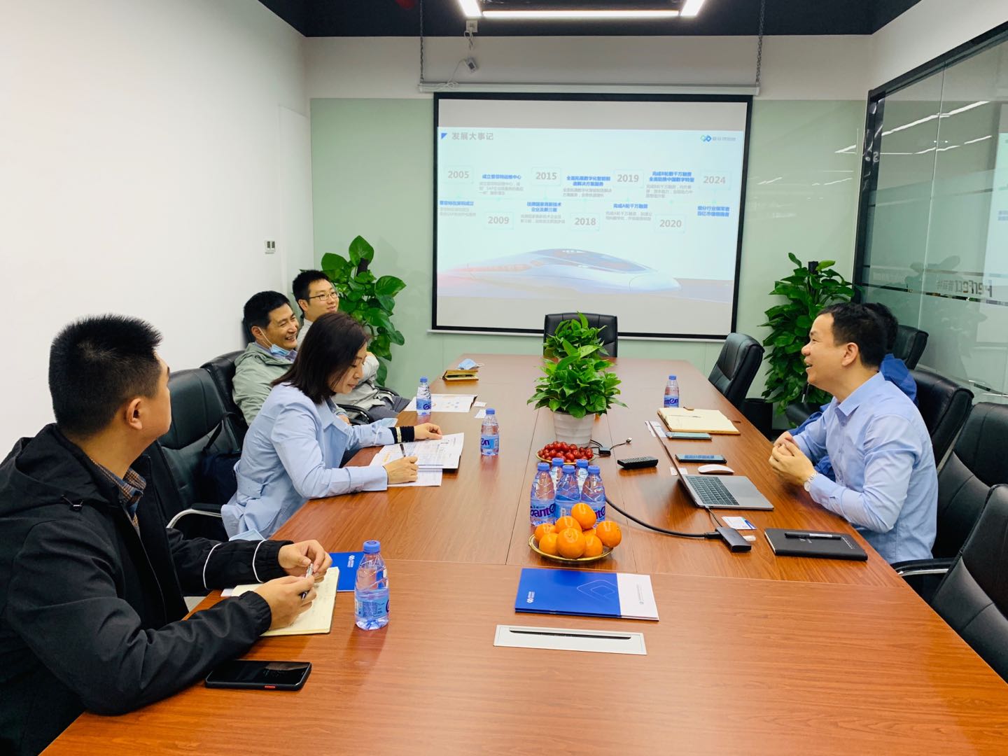 熱烈歡迎汕頭市軟件行業(yè)協(xié)會領(lǐng)導一行蒞臨普菲特考察指導